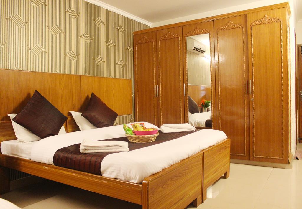 Hotel Delhi Marine Club C6 Vasant Kunj นิวเดลี ภายนอก รูปภาพ