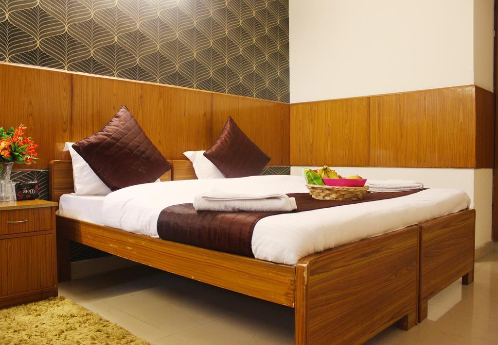 Hotel Delhi Marine Club C6 Vasant Kunj นิวเดลี ภายนอก รูปภาพ