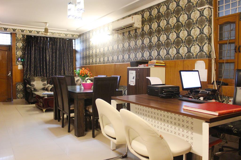 Hotel Delhi Marine Club C6 Vasant Kunj นิวเดลี ภายนอก รูปภาพ