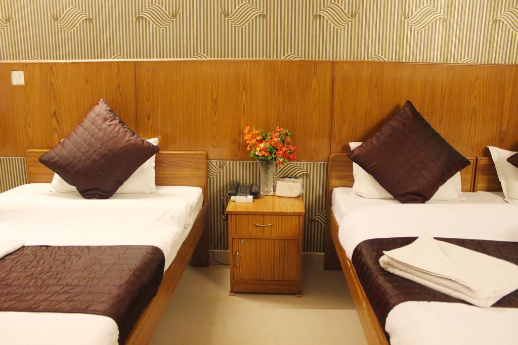 Hotel Delhi Marine Club C6 Vasant Kunj นิวเดลี ภายนอก รูปภาพ