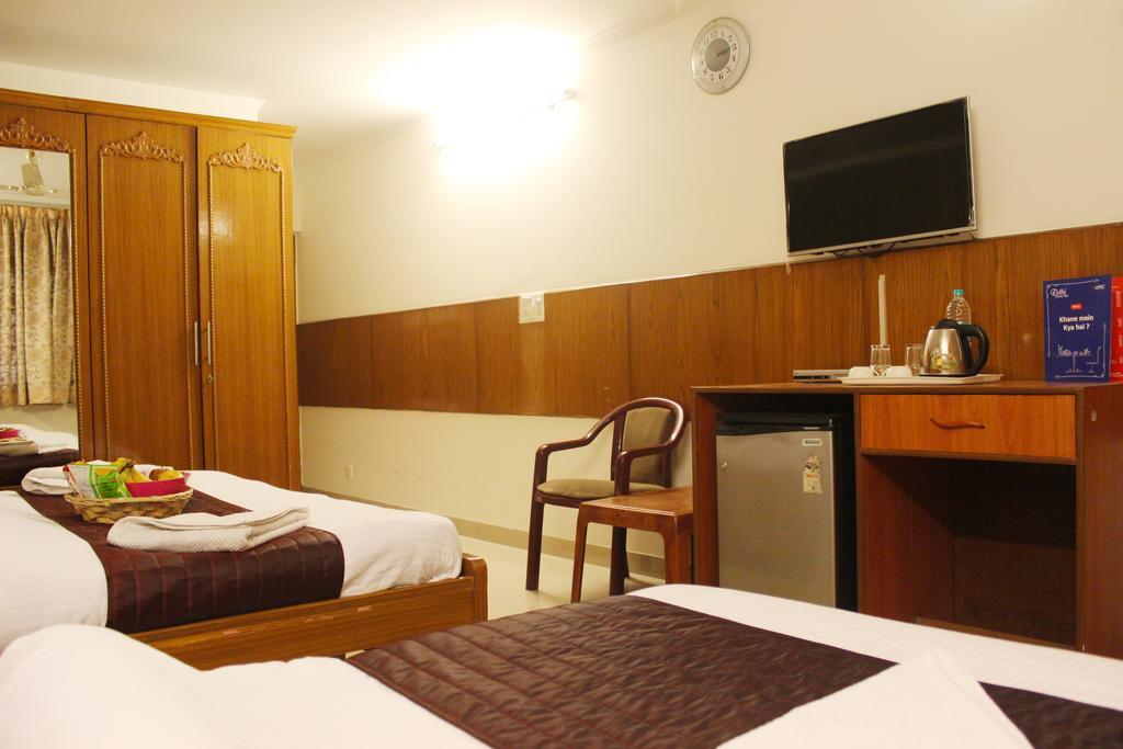 Hotel Delhi Marine Club C6 Vasant Kunj นิวเดลี ภายนอก รูปภาพ